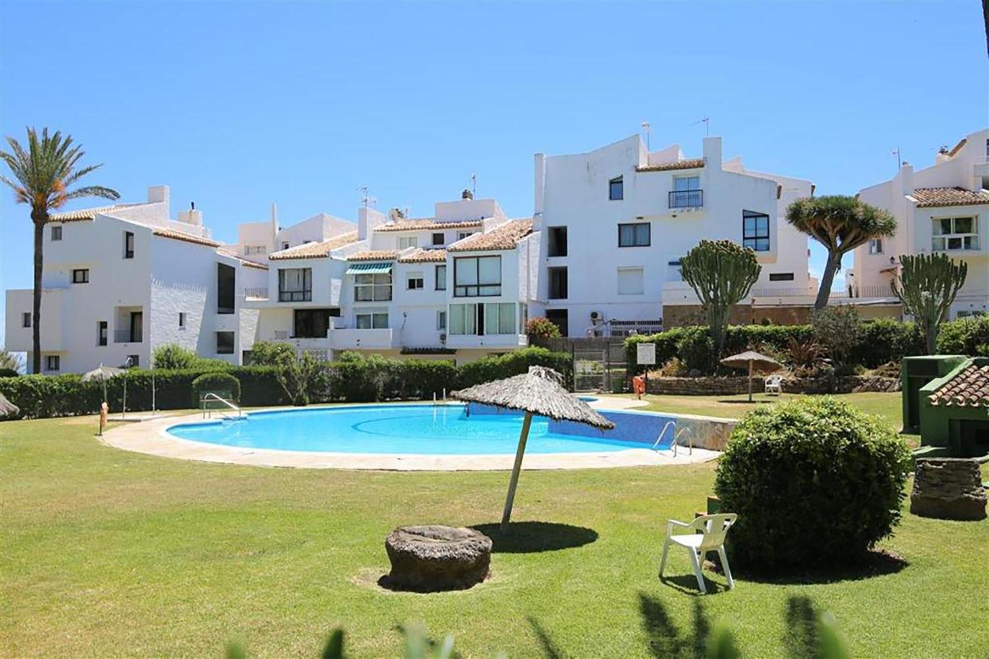 Beachhouse Galore Estepona Exterior photo