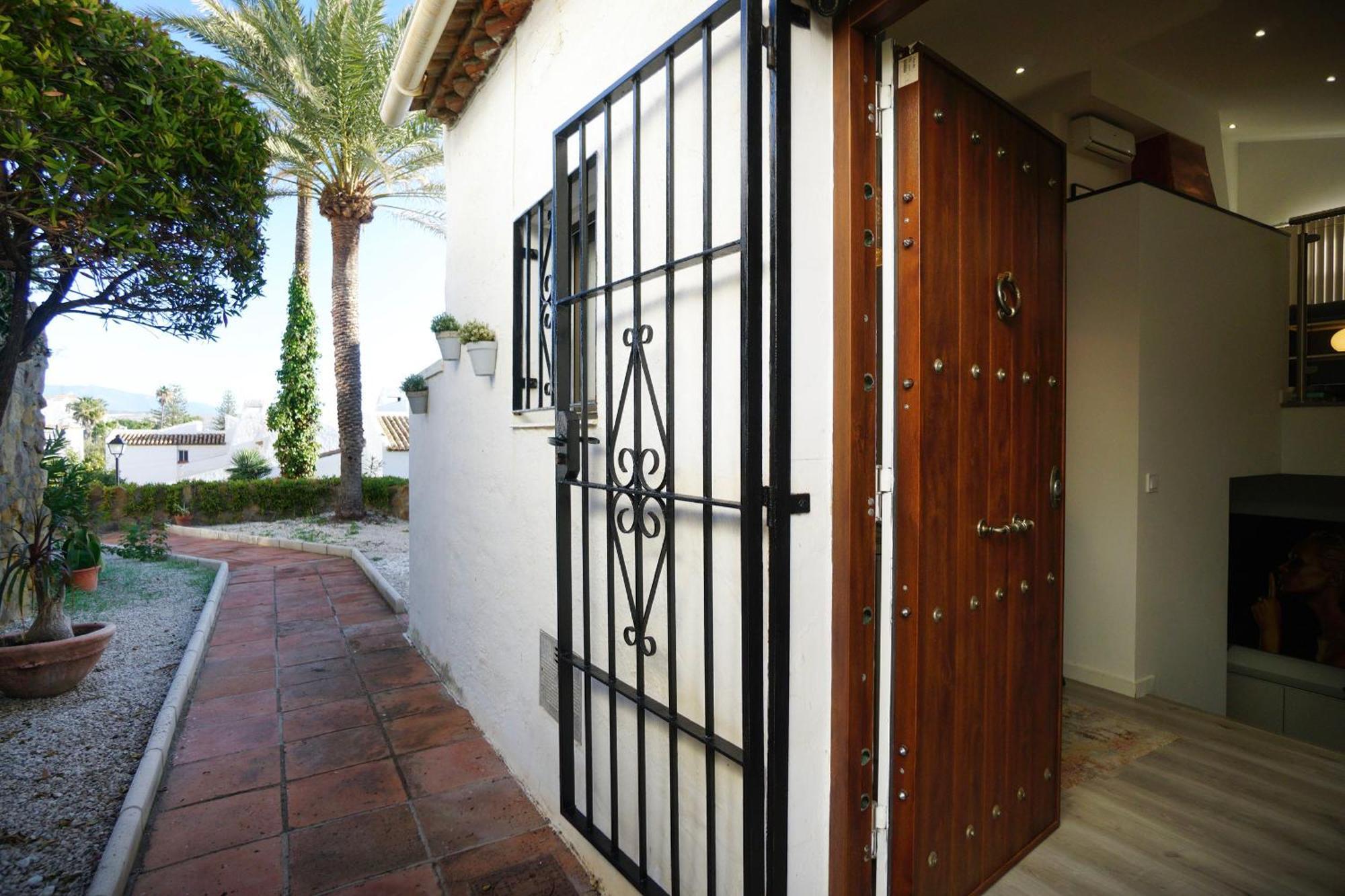 Beachhouse Galore Estepona Exterior photo