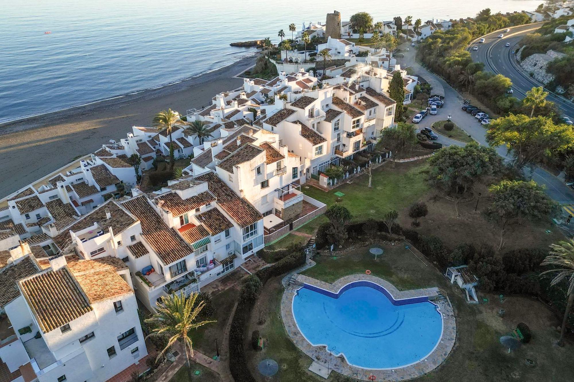 Beachhouse Galore Estepona Exterior photo