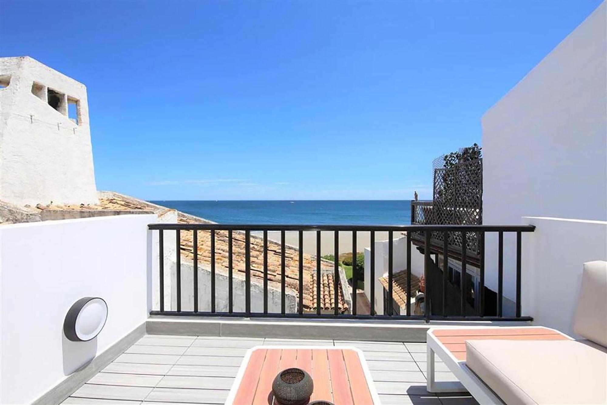 Beachhouse Galore Estepona Exterior photo